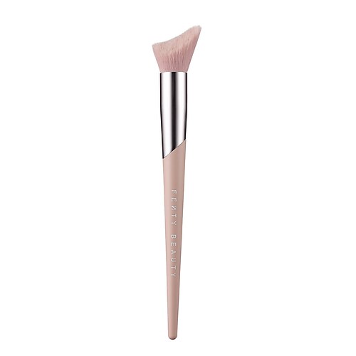 Cheek-Hugging Highlight Brush - Pędzel do rozświetlacza