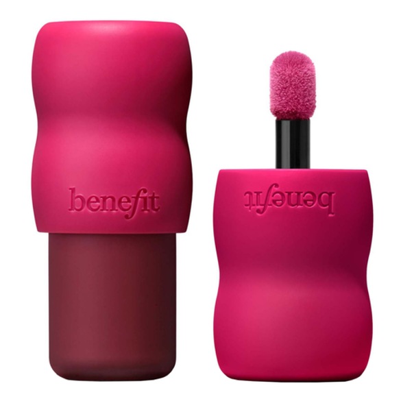 Play Daze - Nadýchaná Tekutá Tvářenka, BENEFIT COSMETICS