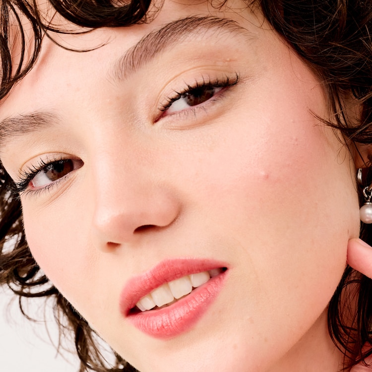 Dandelion Twinkle - Iluminador en polvo dorado suave