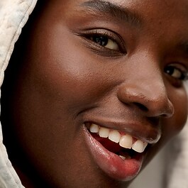 Lifting Etkili, Dolgunlaştıran ve Hacim Veren Maskara