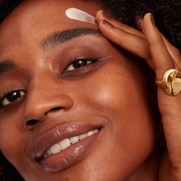 Mini Vitamin Enriched Face Base - Crème Hydratante Vitaminée et Base Maquillage