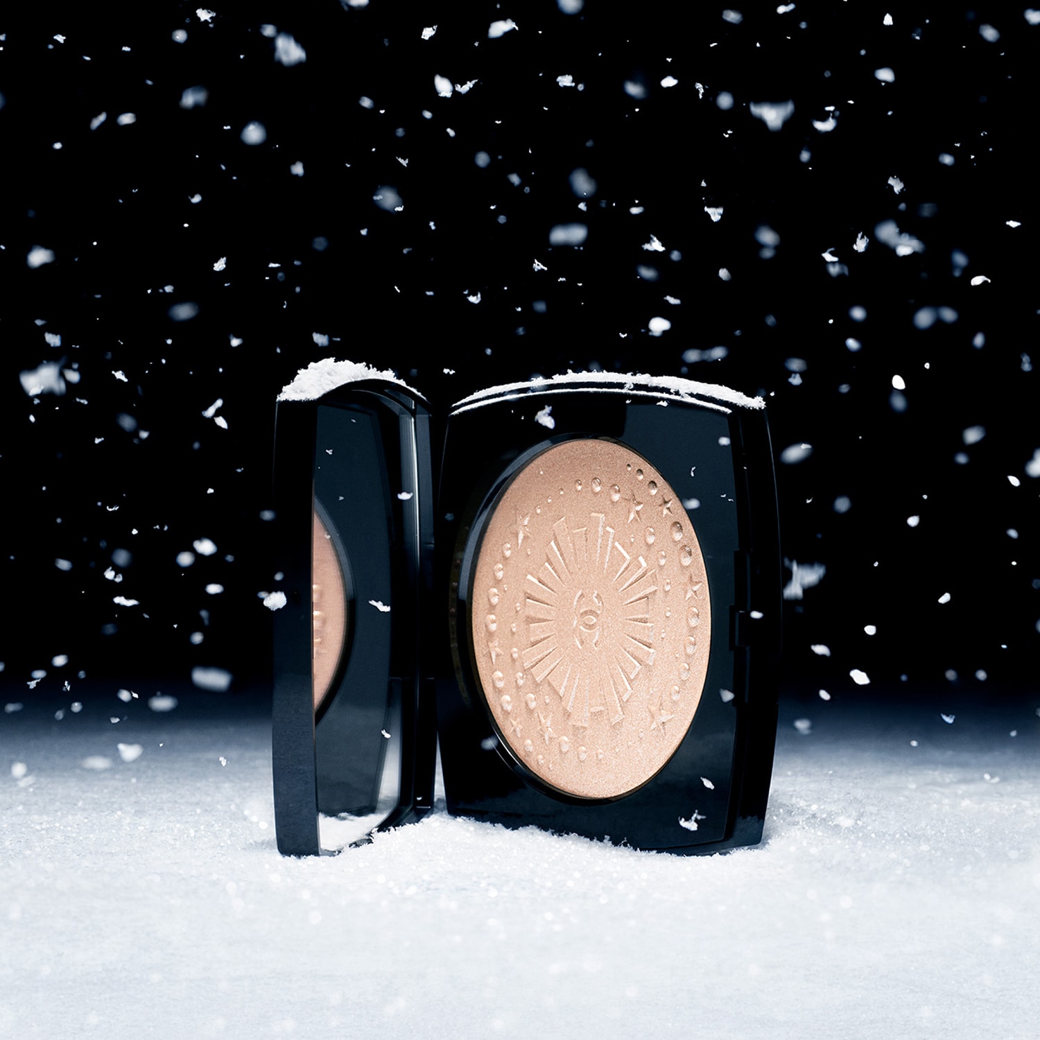 DIAMOND DUST - Highlighter-Puder Im Maxi-Format von CHANEL