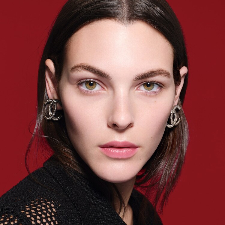 N°1 DE CHANEL CREMA CON CAMELIA ROJA - Rellena – Alisa – Protege 