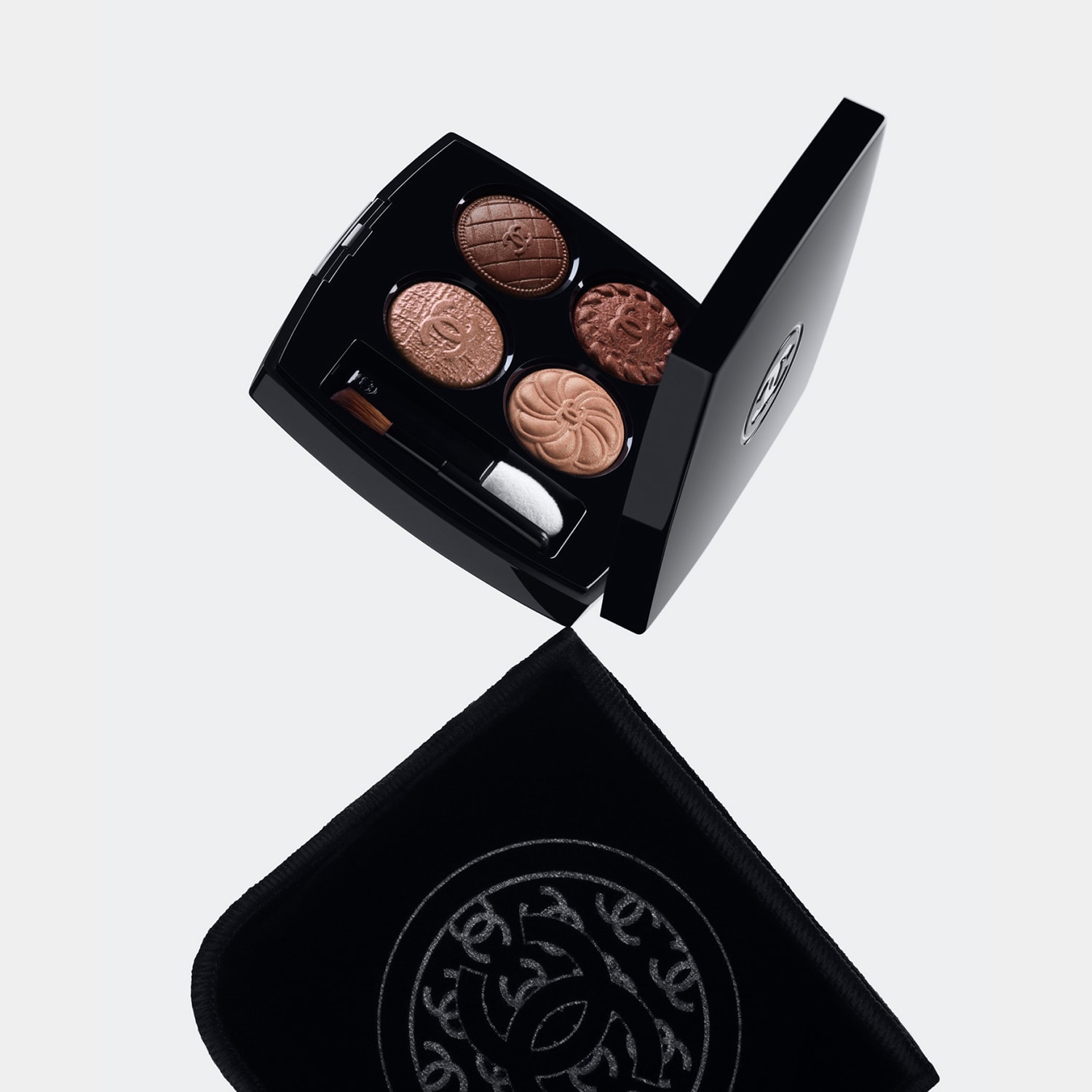 LES 4 OMBRES BOUTONS - Multi-effect Quadra Eyeshadow | CHANEL