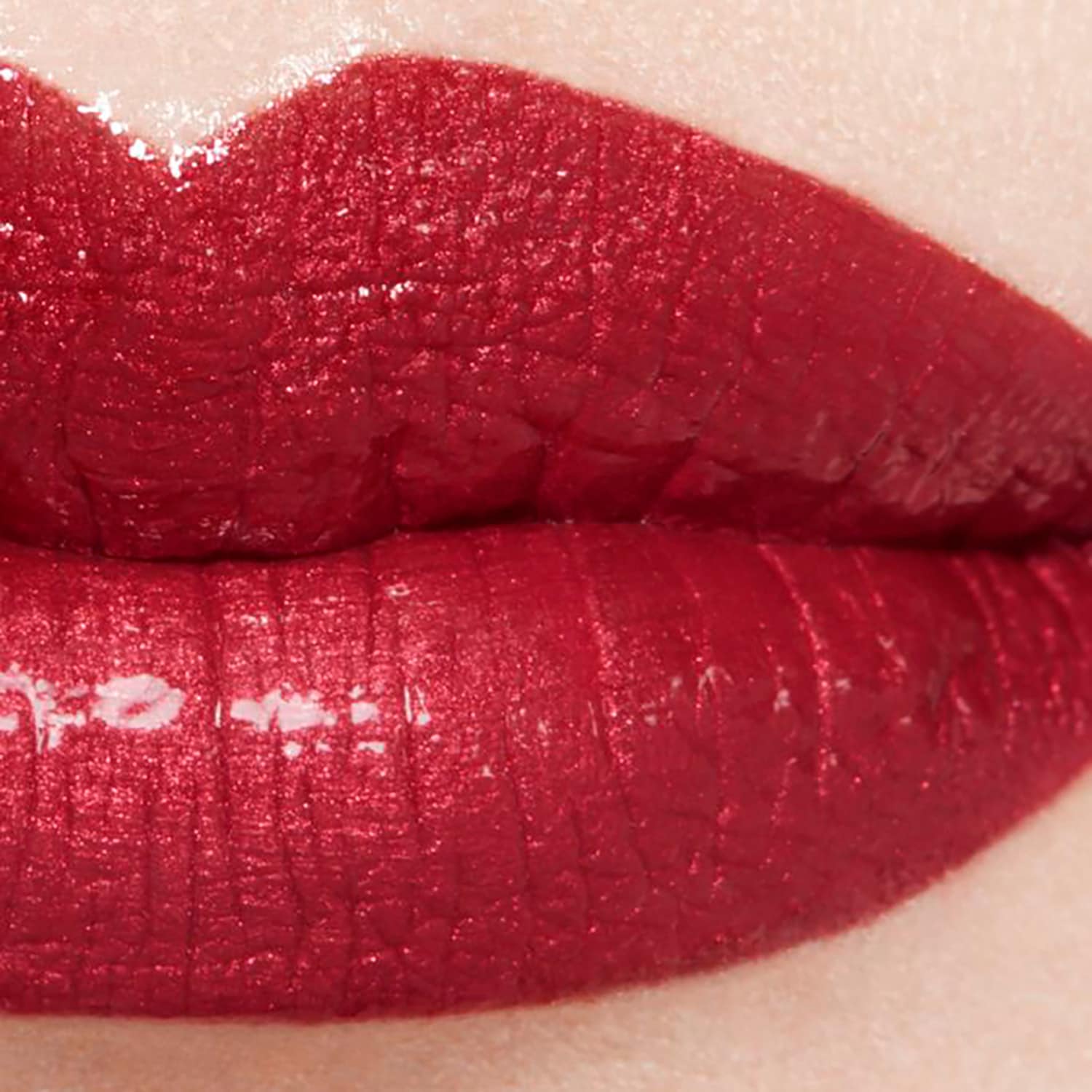 ROUGE COCO BLOOM - Nemlendirici Ve Dolgunlaştırıcı Ruj ❘ CHANEL