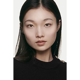 N°1 DE CHANEL REVITALISIERENDE FOUNDATION - Verleiht Leuchtkraft, Schützt