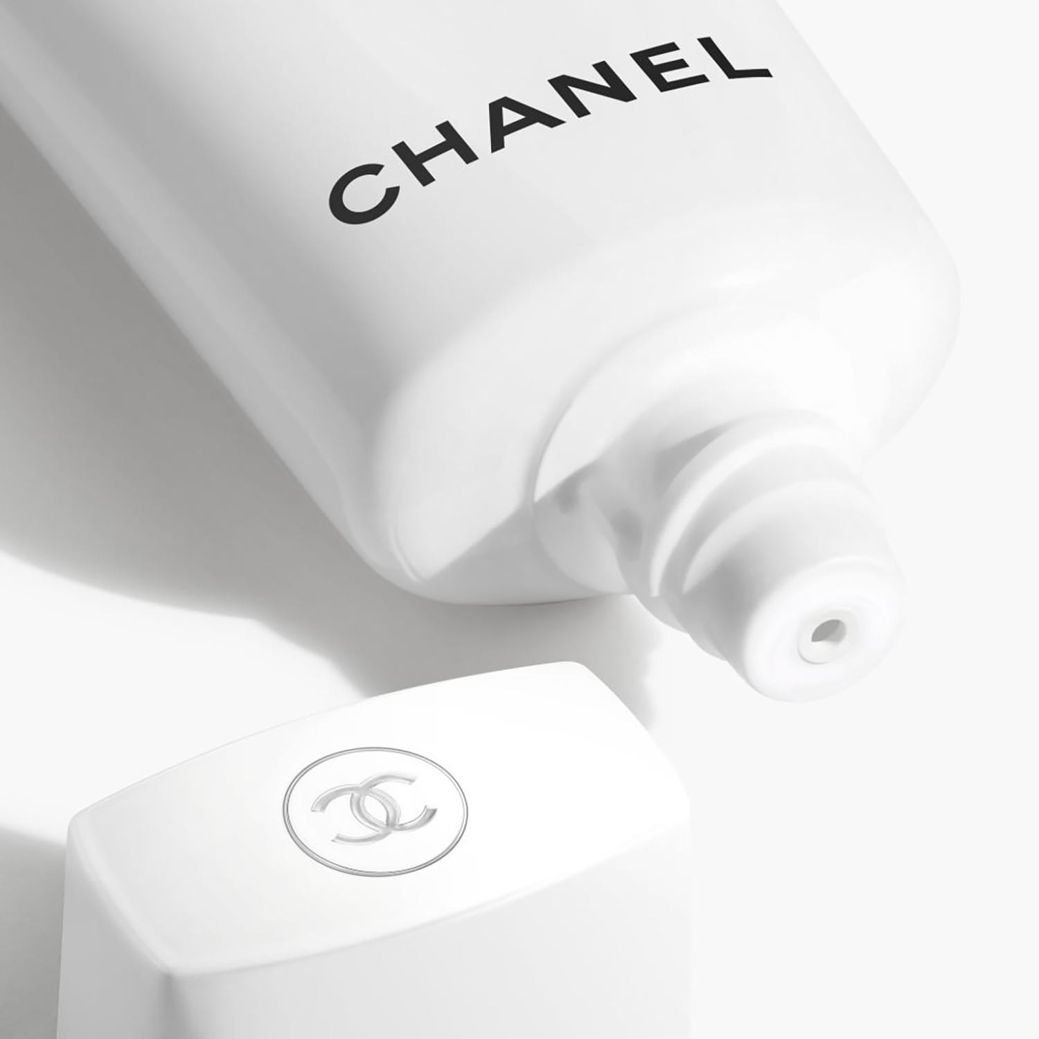 UV ESSENTIEL - Uv Koruyucu Spf50 | CHANEL ≡ SEPHORA