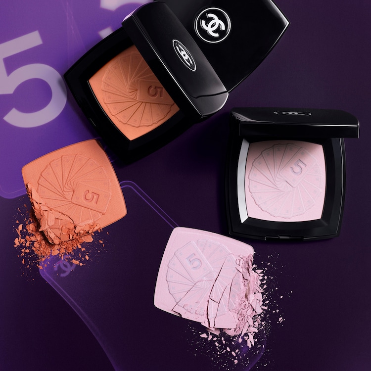 LES TAROTS DE CHANEL - Mattes Puder-Rouge