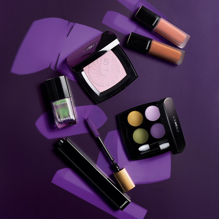 LES TAROTS DE CHANEL - Mattes Puder-Rouge