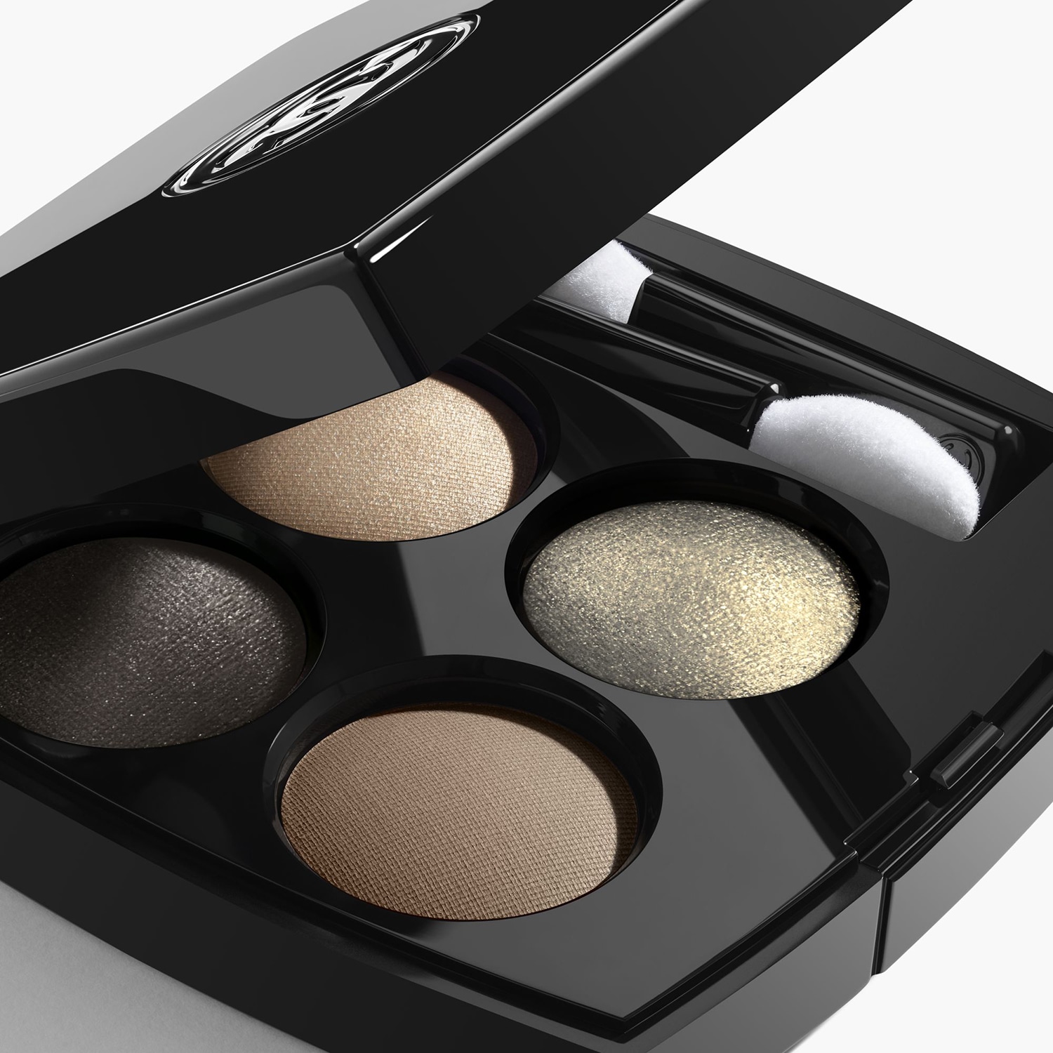 CHANEL LES 4 OMBRES 147 MEDITERRANÉEN 限定 MULTI-EFFECT QUADRA EYESHADOW