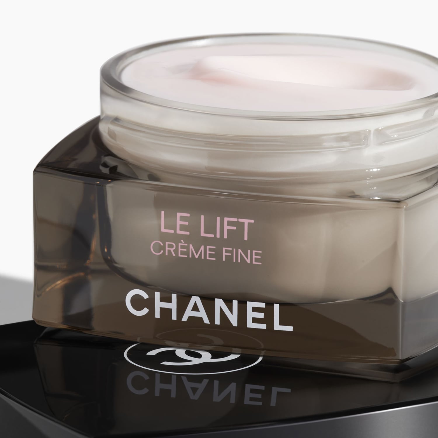 LE LIFT LIGHT CREAM - Pürüzsüzleştirici Ve Sıkılaştırıcı Krem