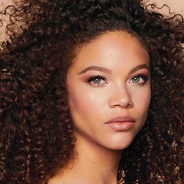 Light Wonder Light Coverage SPF15 Foundation
