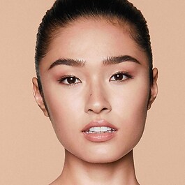 Light Wonder Light Coverage SPF15 Foundation
