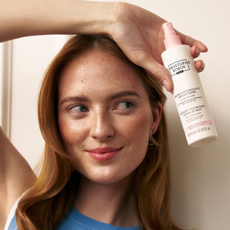 Brume volumisante instantanée à l'eau de rose