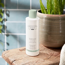 Feuchtigkeitsspendendes Shampoo mit Aloe Vera