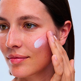 UV Plus Tanslucent SPF50 - Protezione solare viso