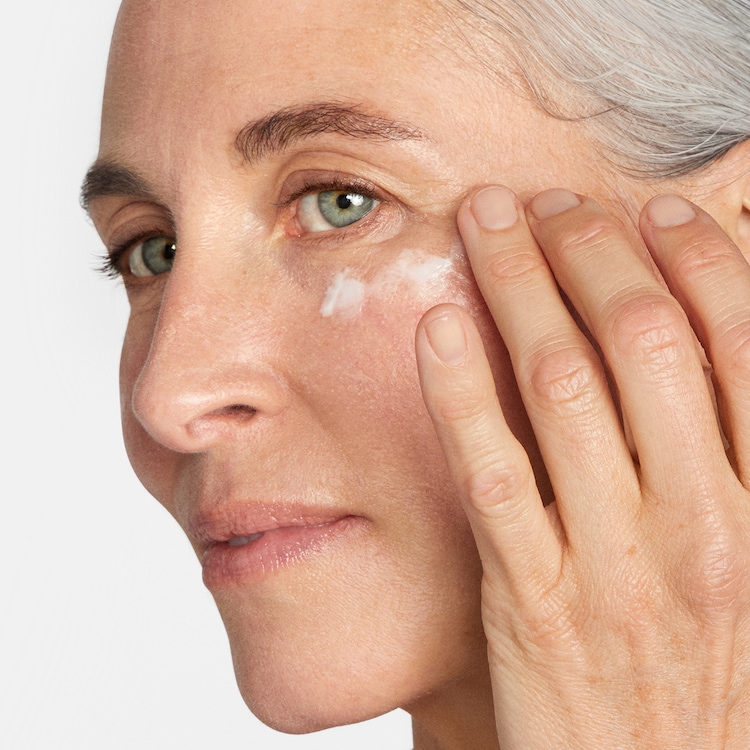 Smooth + Renew Lab: Smart Clinical Repair Feel Smoother and Look Younger Set - S