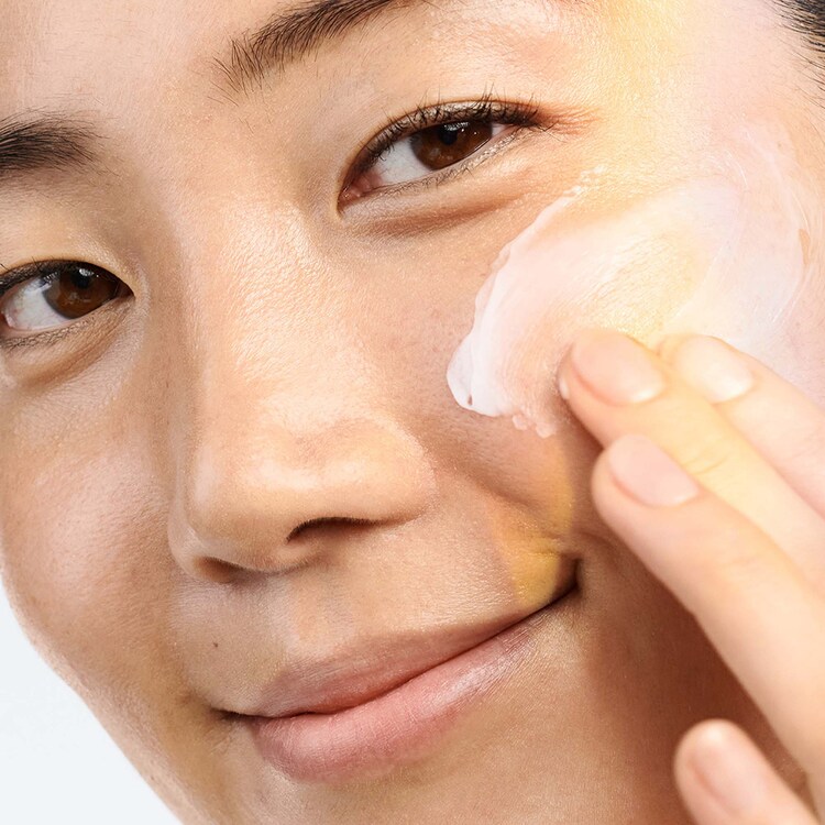 EVEN BETTER CREME HIDRATANTE - Hidrata, ilumina e uniformiza o tom de pele