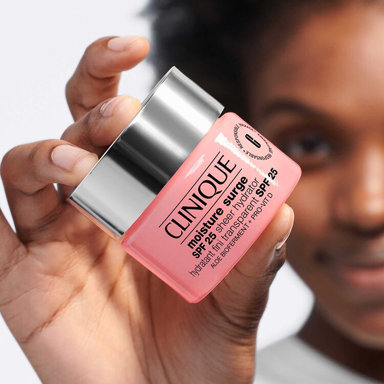 Moisture Surge™ SPF 25 Sheer Hydrator - Crema hidratante