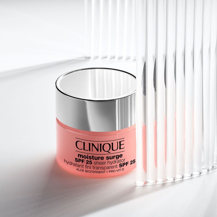 Moisture Surge™ SPF 25 Sheer Hydrator - Crema hidratante