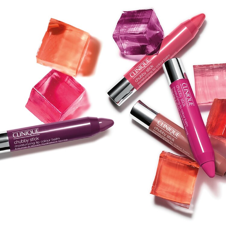 Chubby Stick™ IntenseBálsamo Hidratante com Cor Intensa para os Lábios