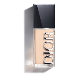 Dior Forever Skin Glow &ndash; Rozjasňuj&iacute;c&iacute; make-up, 24h no&scaron;en&iacute; a 48h hydratace