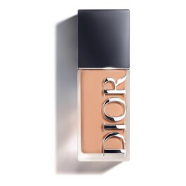 Dior Forever Skin Wear &ndash; Vyhlazuj&iacute;c&iacute;, přirozeně zmatňuj&iacute;c&iacute; make-up, 24h no&scaron;en&iacute;