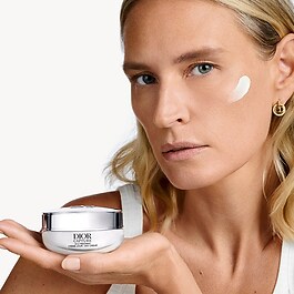 Dior Capture Day Creme Refill - Högpresterande korrigering, trotsar ålderstecken