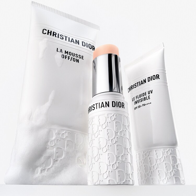 Le Fluide UV Invisible Hydratant SPF 50+ PA++++ – Fluido con protezione UV