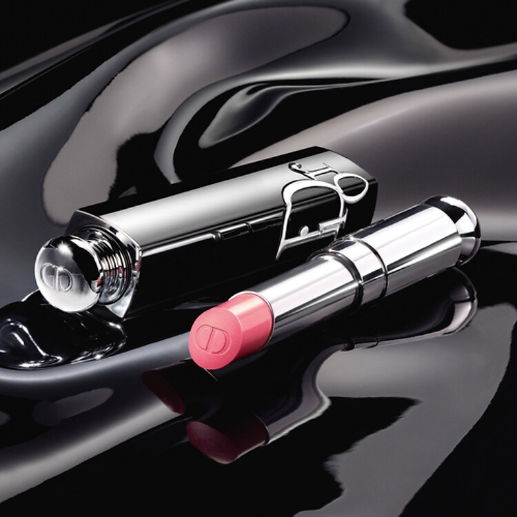 Dior Addict - Rouge à lèvres brillant rechargeable 90 % d'origine naturelle