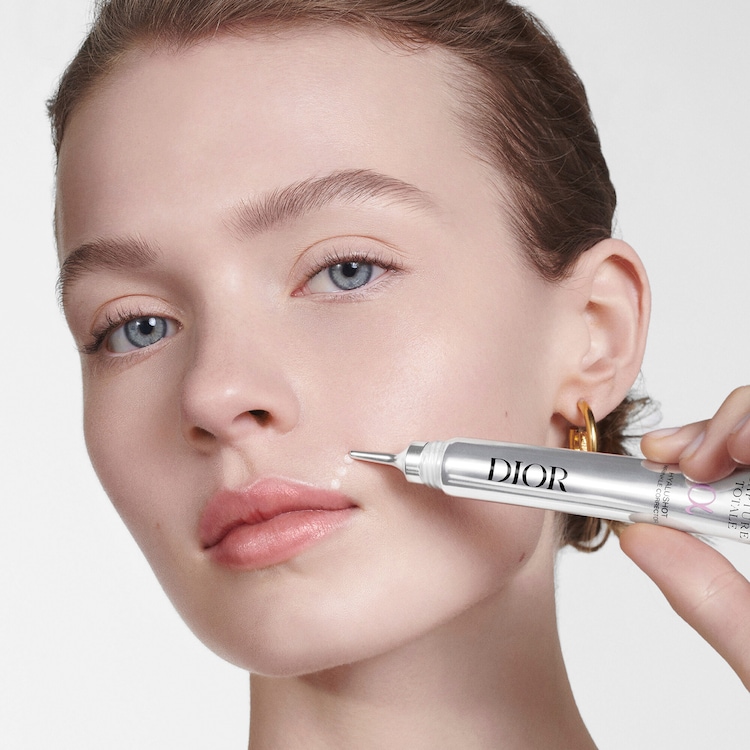 Capture Totale Hyalushot - Wrinkle Corrector