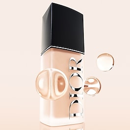 Dior Forever Skin Wear - Matt foundation med 24 timmars h&aring;llbarhet 