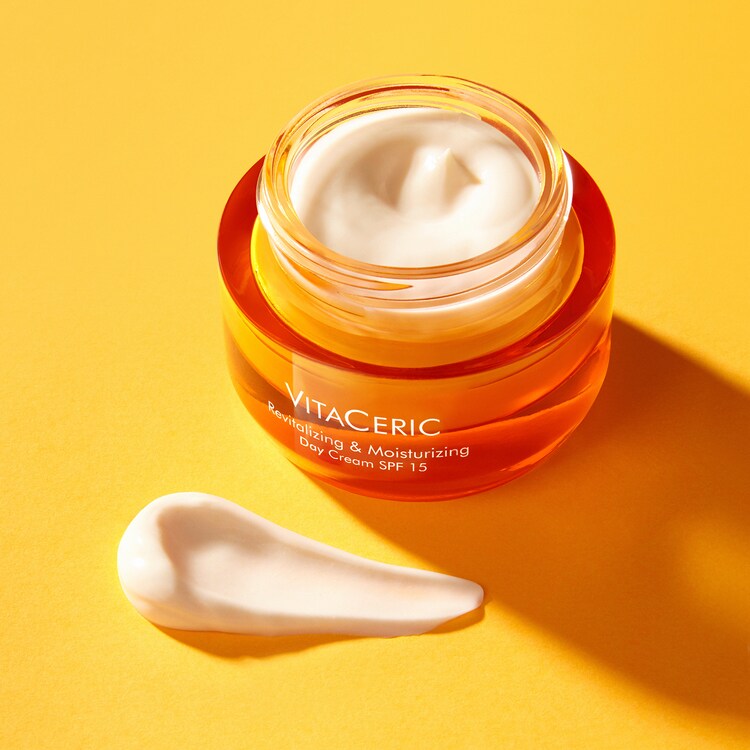 VitaCeric Revitalizing-Moisturizing Cream SPF 15 - Krem na dzień
