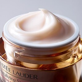 REVITALIZING SUPREME - SPF 15 Global Anti-Aging Cream