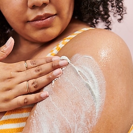 KP Bump Eraser Body Scrub with 10% AHA - Körper-Peeling mit AHAs