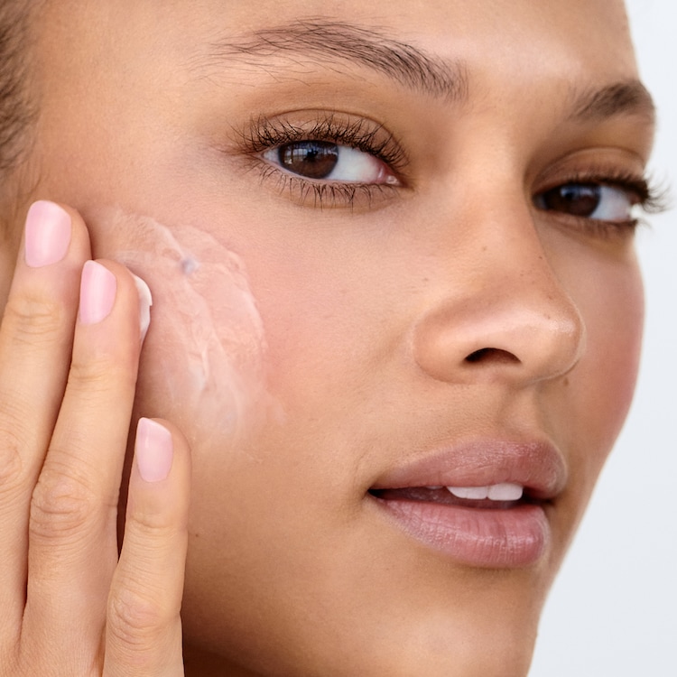Rose Face Cream - Soin visage hydratant à la rose et à l’acide hyaluronique