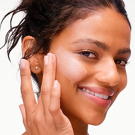 Rose Deep Hydration Balancing Emulsion - Leichte Feuchtigkeitscreme mit Rose