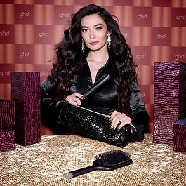 ghd platinum+ Gift Set - piastra per capelli professionale + paddle brush
