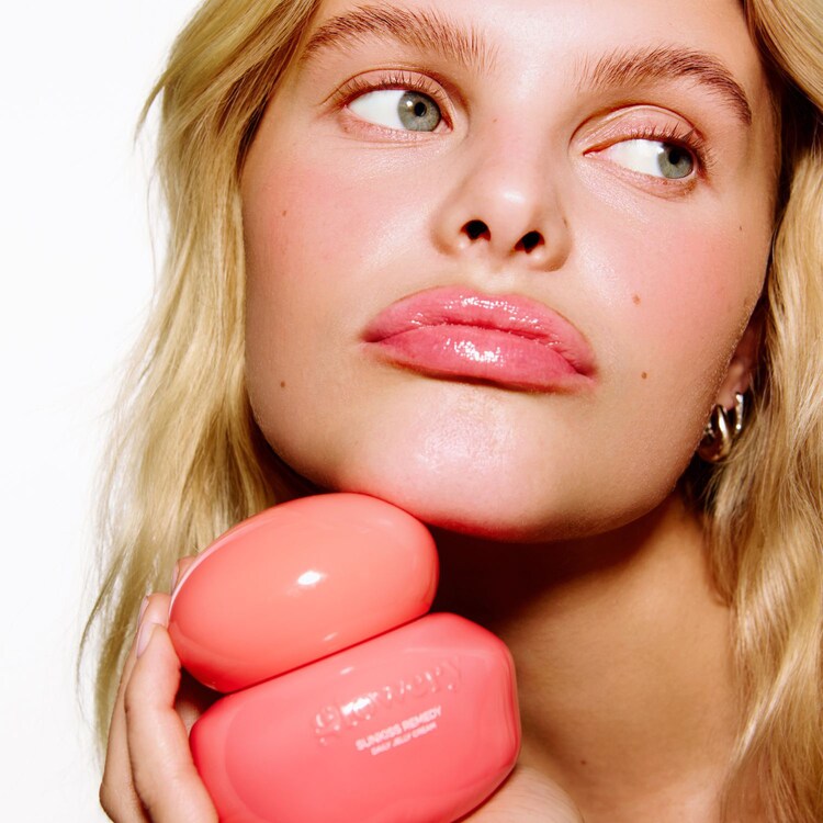 Sunkiss Remedy-Ultra ferah, dolgunlaştırıcı jel krem