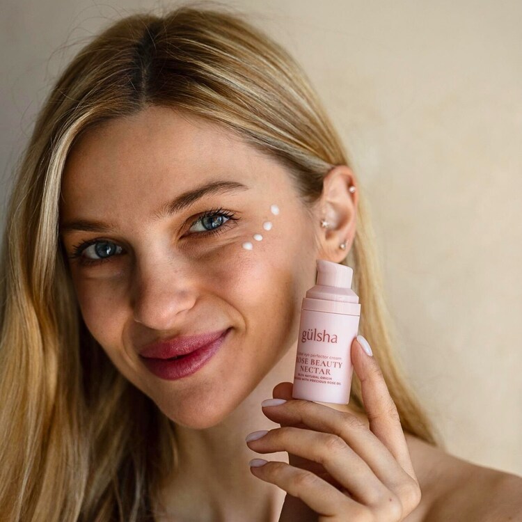 Gül Özlü Göz Kremi - Eye Perfector Cream