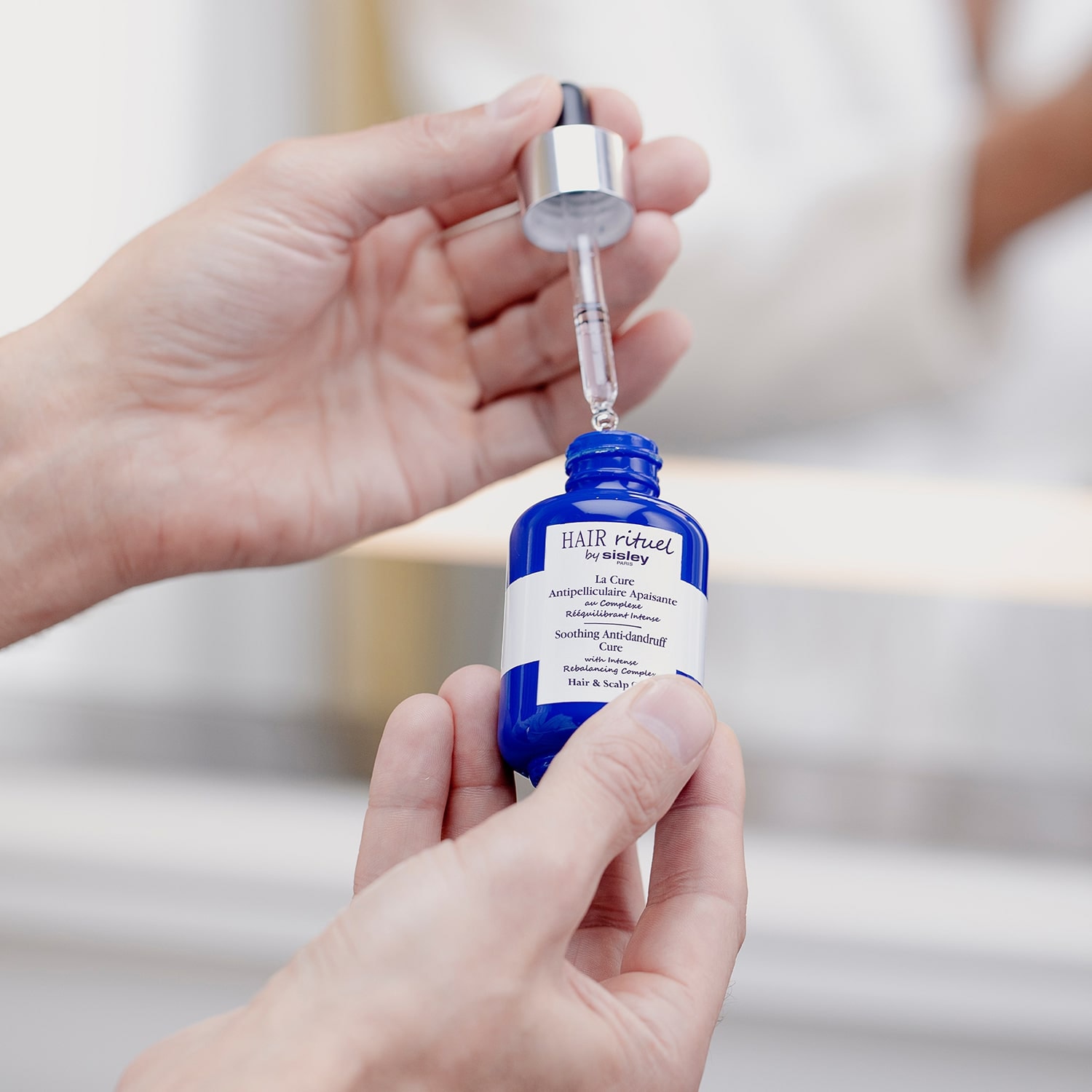 Soothing Anti-Dandruff Cure - Saç Bakımı ❘ HAIR RITUEL BY SISLEY