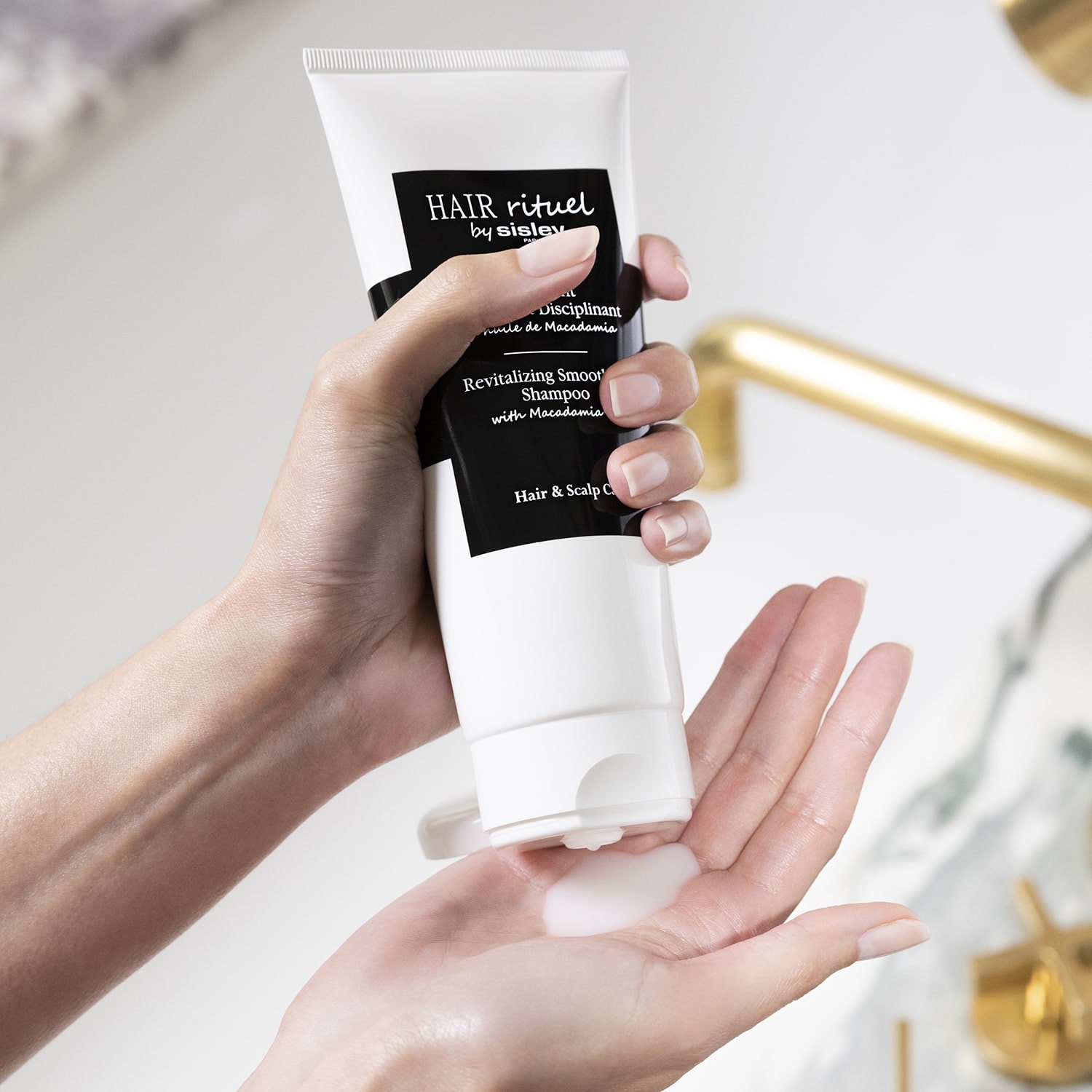 Revitalizing Smoothing Shampoo - Şampuan ❘ HAIR RITUEL BY SISLEY