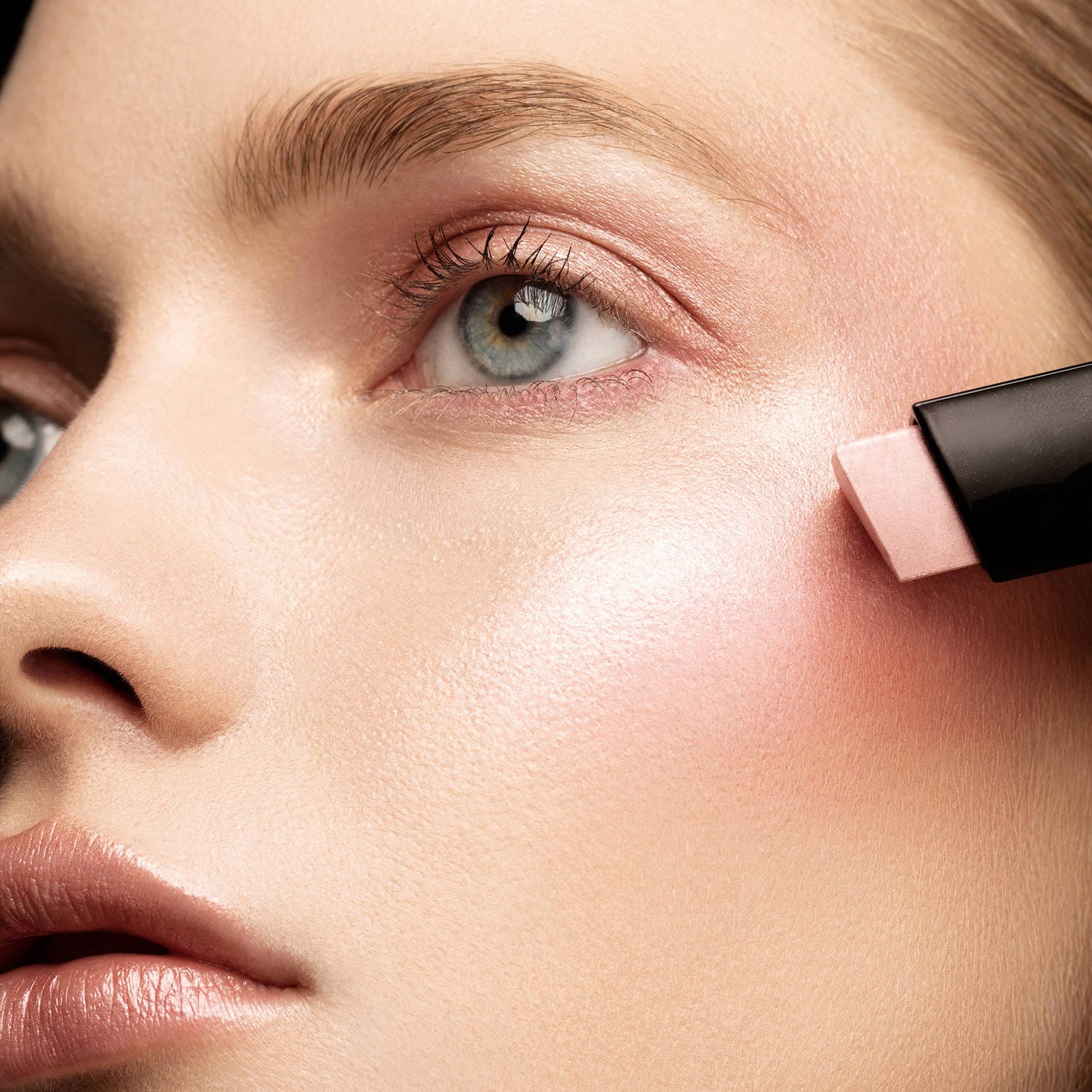 Vanish Flash Highlighting Stick - Sztyft rozświetlający i HOURGLASS ≡ SEPHORA