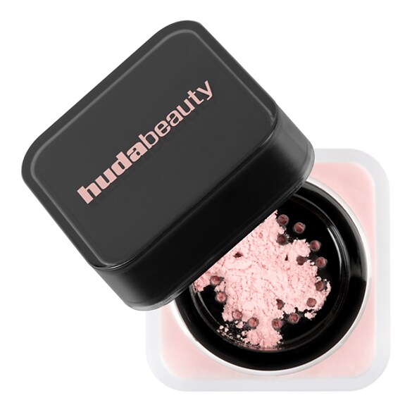 Baby Bake Mini Easy Bake Loose Powder – Mini sypký fixační pudr Easy Bake, HUDA BEAUTY