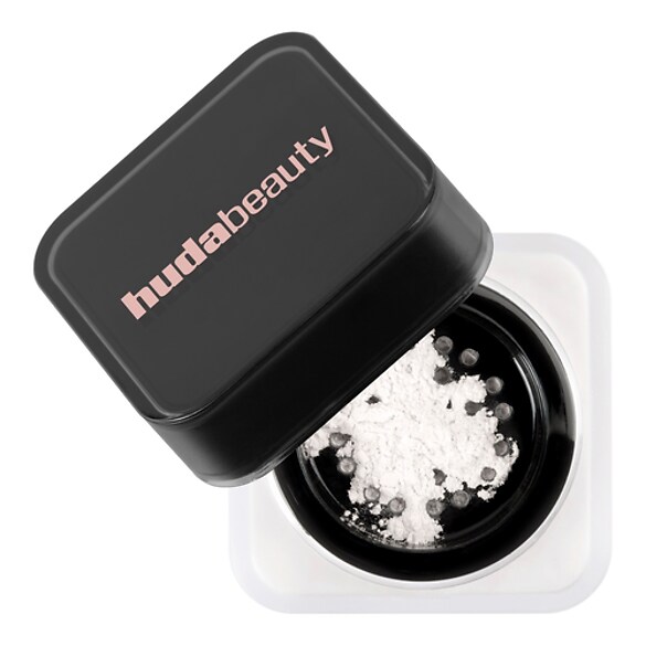 Baby Bake Mini Easy Bake Loose Powder – Mini sypký fixační pudr Easy Bake, HUDA BEAUTY
