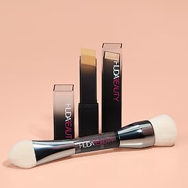 Build & Buff Foundation Brush - Pensula pentru ten