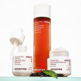 Creme für Jugendlichkeit mit schwarzem Tee - Straffende und glättende Creme
