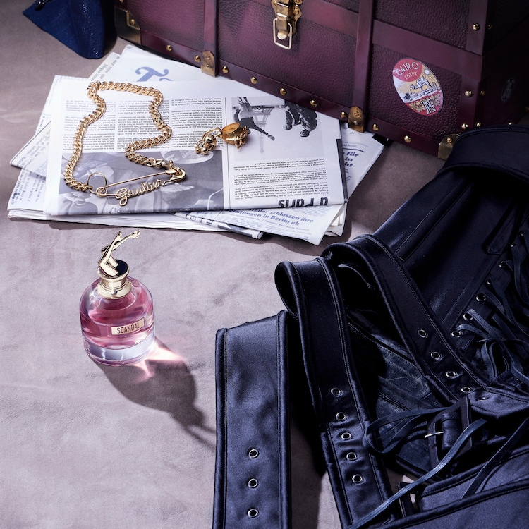 Scandal - Eau de Parfum - Notas de Gardenia, Miel & Pachulí