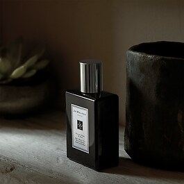 Velvet Rose and Oud Dry Body Oil
