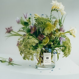 English Pear & Freesia Home Candle - Lumanare parfumata